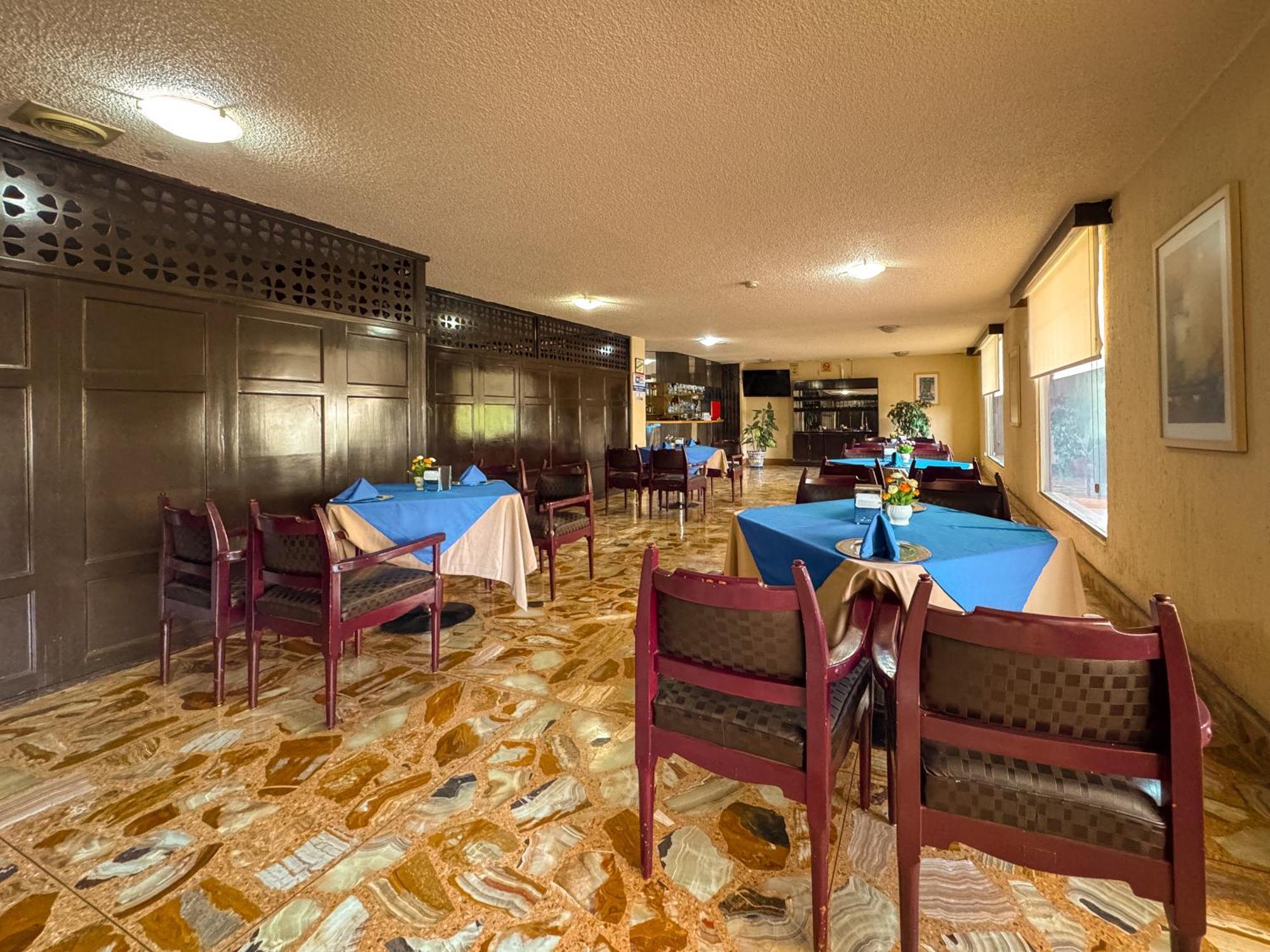 Hotel Montreal — Photos 1